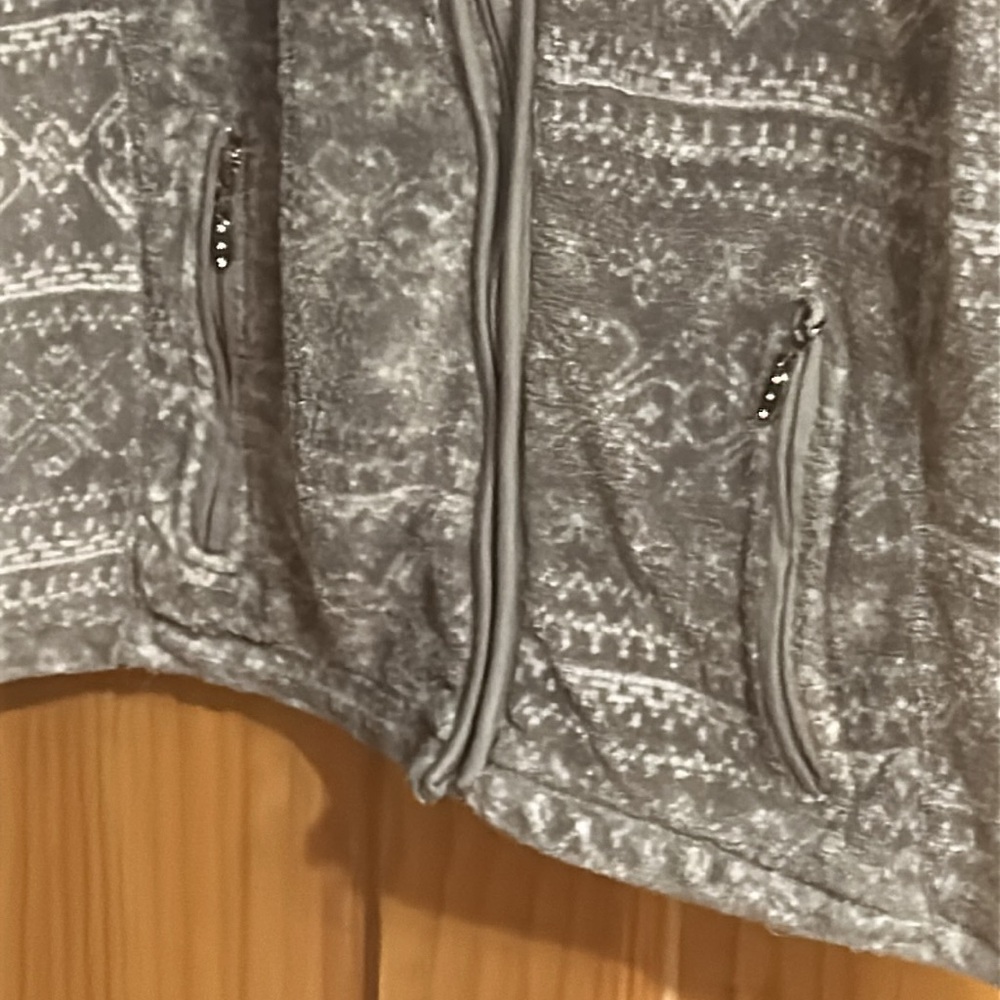 Lena Gray Patterned Vest - Picture 9 of 9